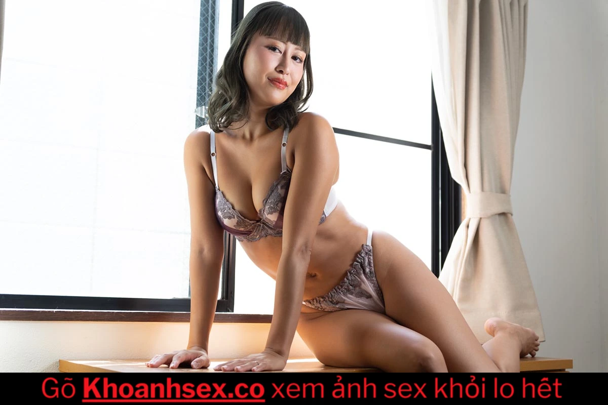 Chụp hình nude xong đè em mẫu ảnh ra đụ không thương tiếc hình 1